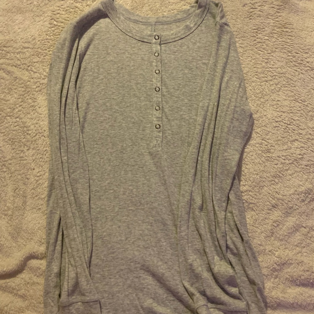 Aerie long sleeve snap up, size small.